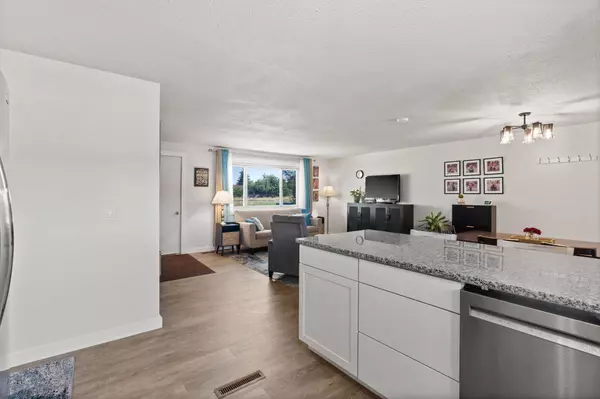 26906 E Ante Rd, Newman Lake, WA 99025