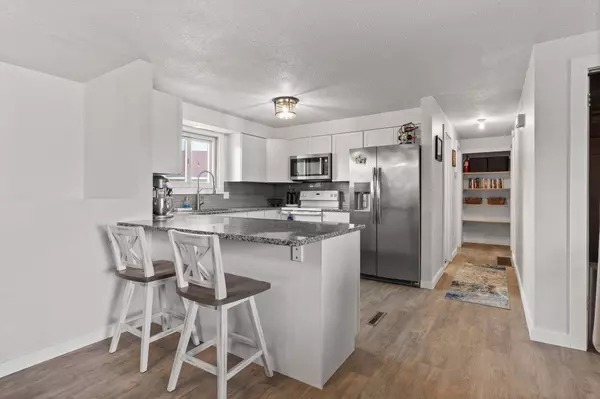 26906 E Ante Rd, Newman Lake, WA 99025