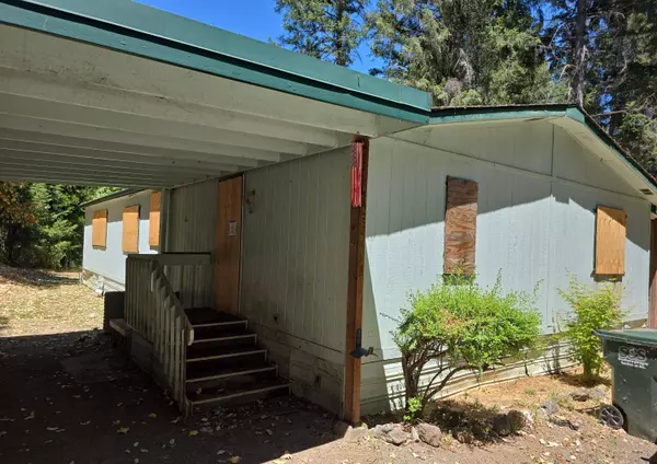 541 Lake Shore DR, Selma, OR 97538