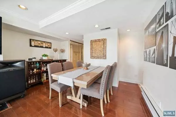 600 Harbor BLVD # 923/925, Weehawken, NJ 07086