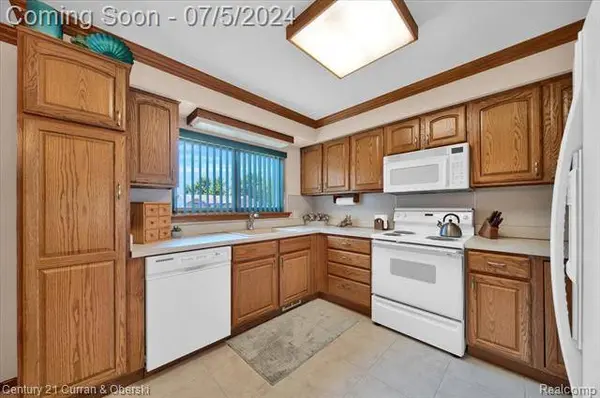 42812 COLLING Drive, Canton, MI 48188