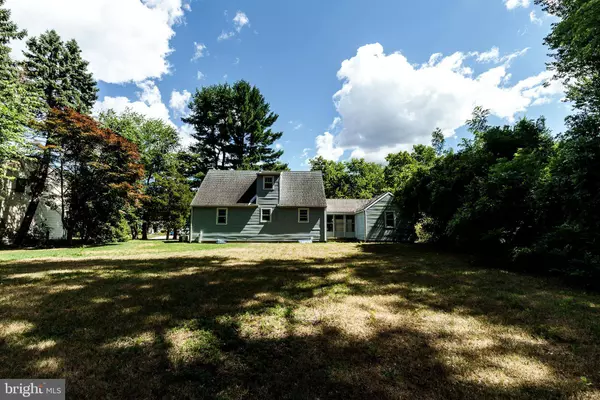 104 LOIS LN, Moorestown, NJ 08057