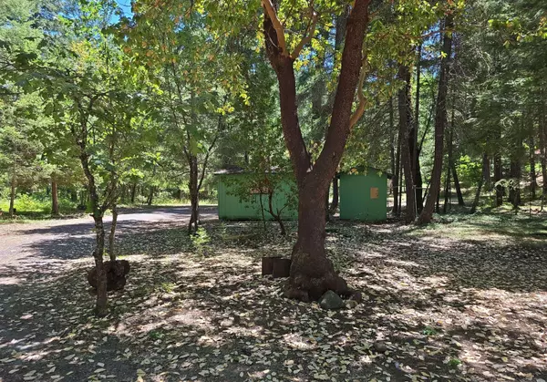 541 Lake Shore DR, Selma, OR 97538