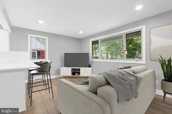 520 DUBOIS AVE, Barrington, NJ 08007