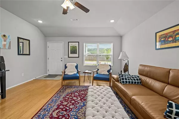 1187 S Jaybird Ln, Fayetteville, AR 72701