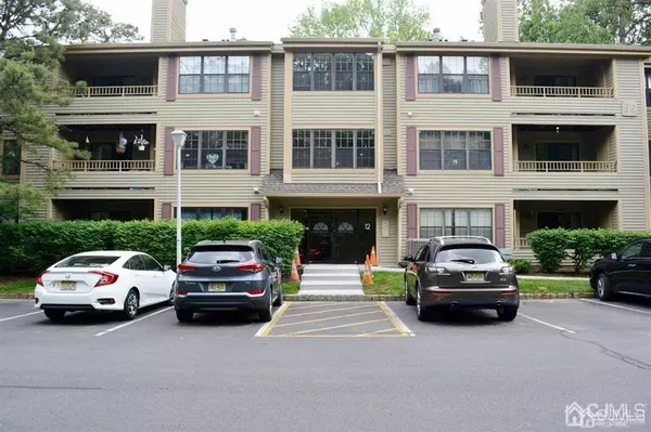 1201 Stoneridge CIR, Helmetta, NJ 08828