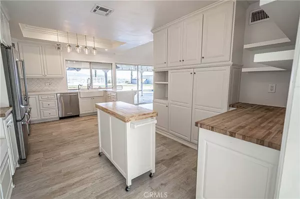 27440 Garza DR, Saugus, CA 91350