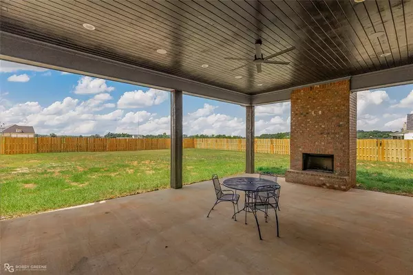 100 Willow Bend Road, Benton, LA 71006