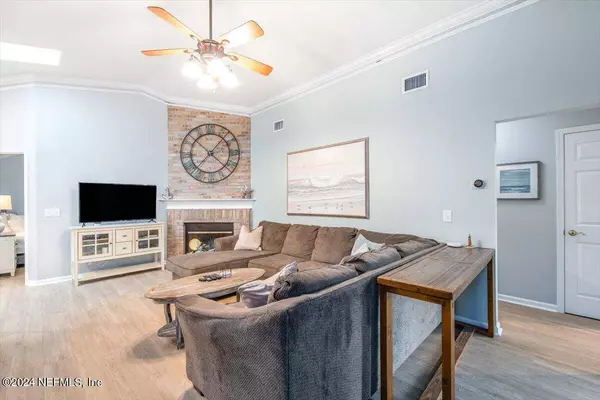 923 16TH AVE S, Jacksonville Beach, FL 32250