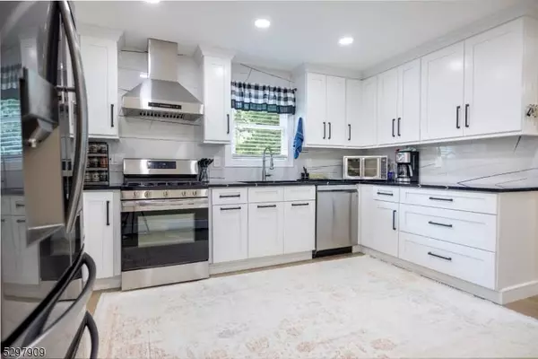 77 Fayette Ave, Wayne Twp., NJ 07470