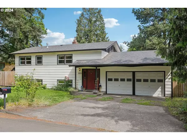 8825 SE Regents DR, Milwaukie, OR 97222