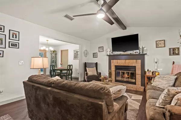 212 County Road 1315, Mount Pleasant, TX 75455