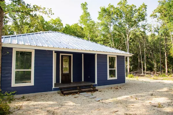 2838 Eagle PT, Caldwell, TX 77836