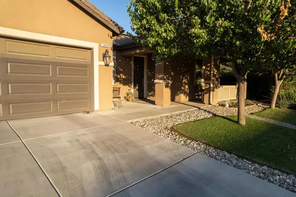 2940 S Edison Street, Visalia, CA 93292