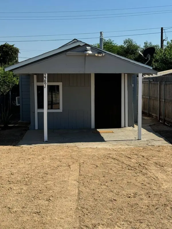 2281 E Alfred Avenue, Exeter, CA 93221