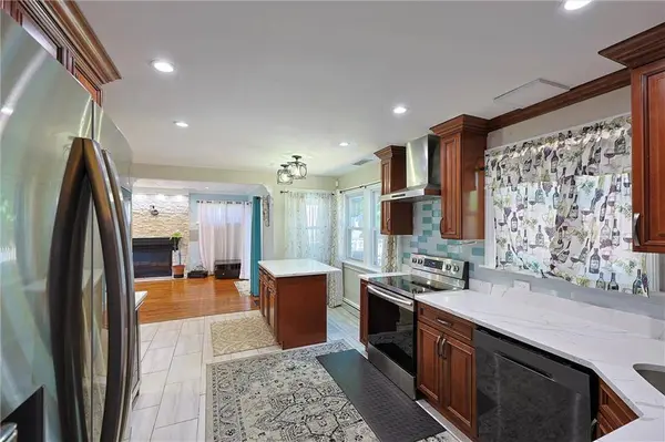 3149 Lexington AVE, Mohegan Lake, NY 10547