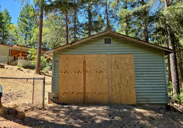 541 Lake Shore DR, Selma, OR 97538