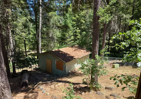 541 Lake Shore DR, Selma, OR 97538