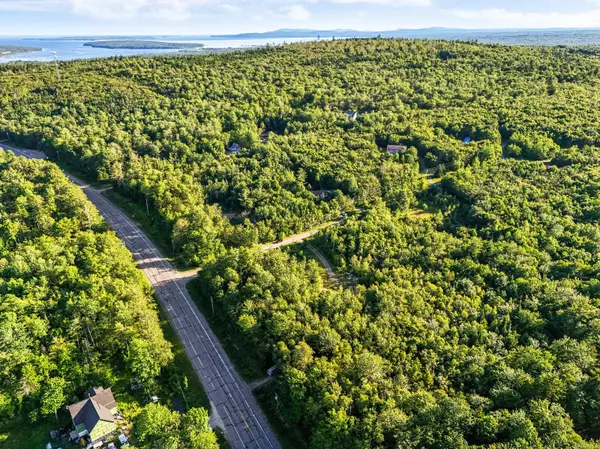 13 Mountain View DR, Stockton Springs, ME 04981