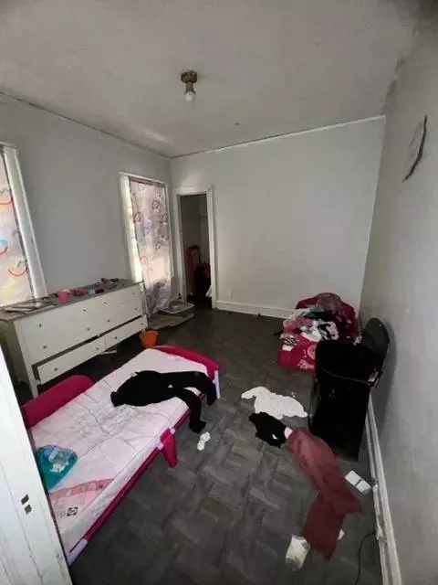 9818 S Peoria Street, Chicago, IL 60643