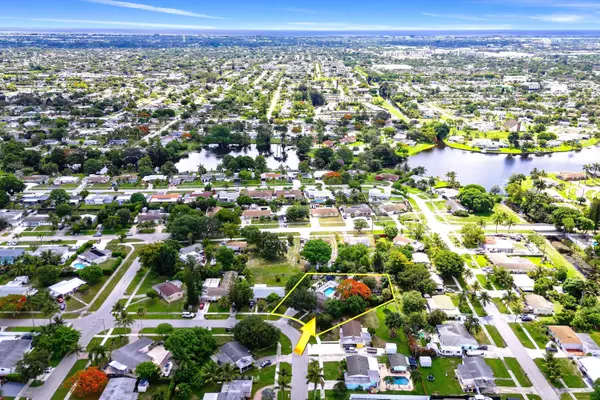 313 Mid Pines RD, Palm Springs, FL 33461