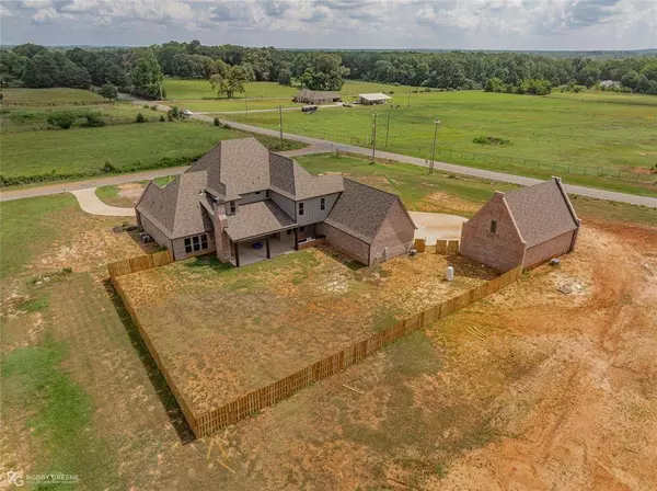 100 Willow Bend Road, Benton, LA 71006