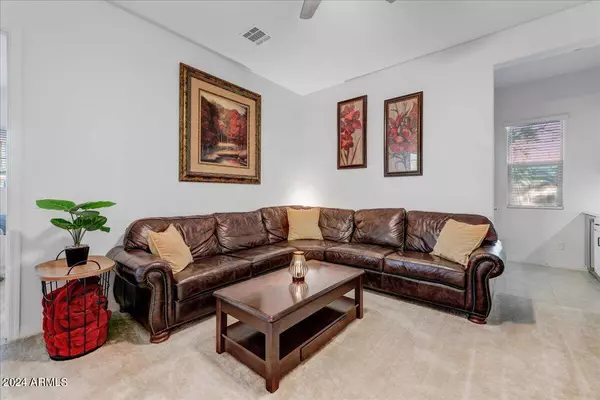 19732 W MULBERRY Drive, Buckeye, AZ 85396