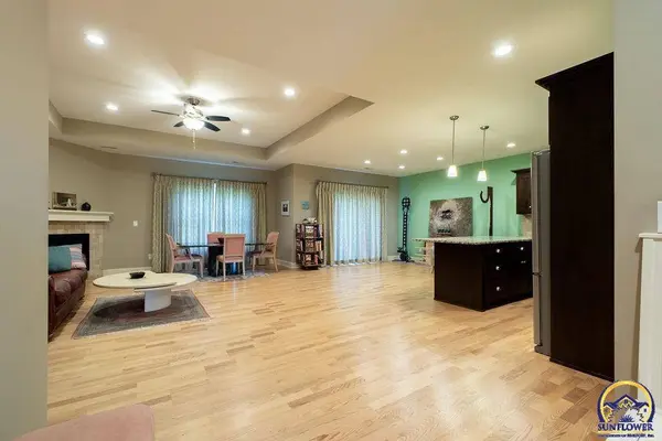 5736 Chimney Rocks Cir, Lawrence, KS 66049