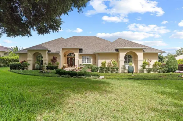 5712 CRESTVIEW DR, Lady Lake, FL 32159