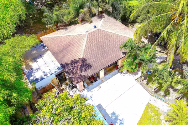 313 Mid Pines RD, Palm Springs, FL 33461