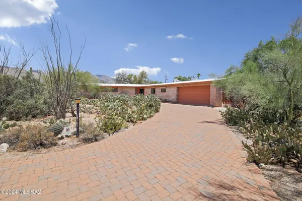 6810 N Nanini Drive, Tucson, AZ 85704
