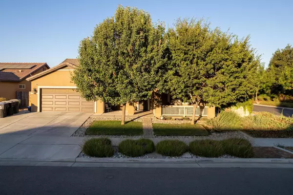 2940 S Edison Street, Visalia, CA 93292