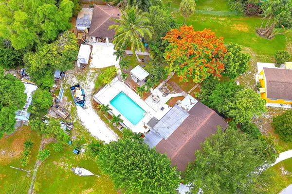 313 Mid Pines RD, Palm Springs, FL 33461