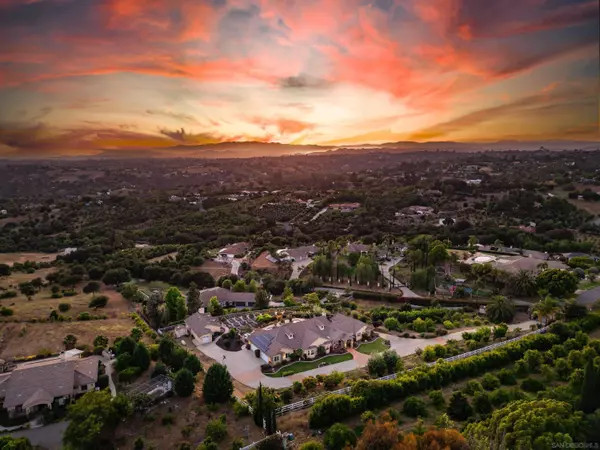 3330 Brooke Hollow Rd, Fallbrook, CA 92028