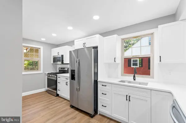 520 DUBOIS AVE, Barrington, NJ 08007