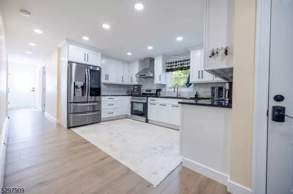 77 Fayette Ave, Wayne Twp., NJ 07470