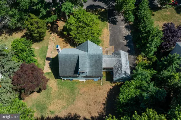 104 LOIS LN, Moorestown, NJ 08057