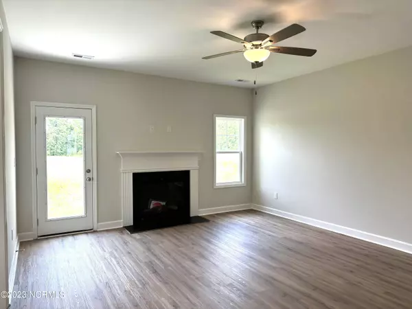 109 Adams Landing Way, Maysville, NC 28555