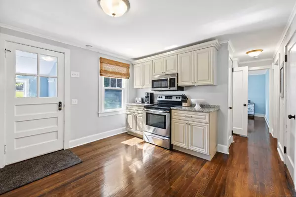 724 Moss Farms Road, Cheshire, CT 06410