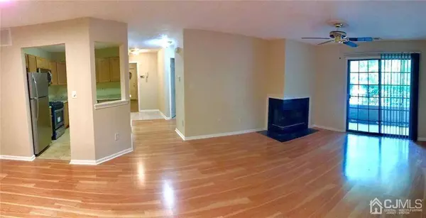 1201 Stoneridge CIR, Helmetta, NJ 08828