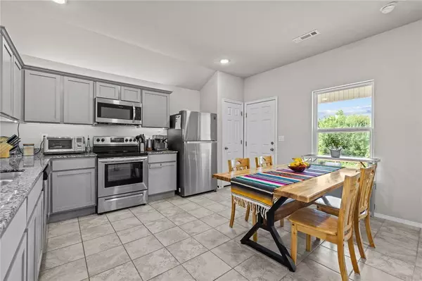 1187 S Jaybird Ln, Fayetteville, AR 72701