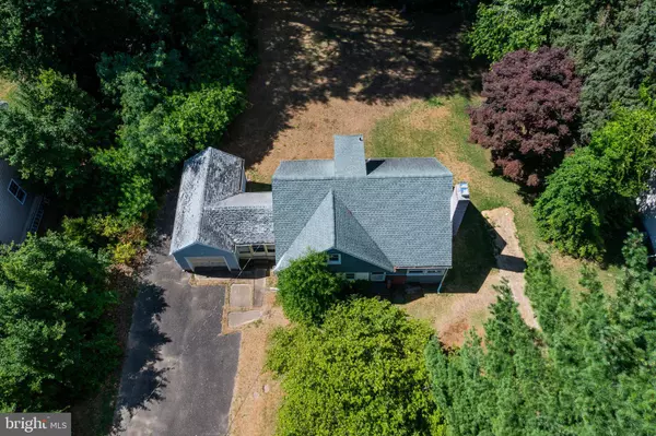 104 LOIS LN, Moorestown, NJ 08057