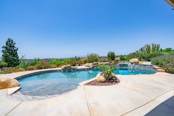3330 Brooke Hollow Rd, Fallbrook, CA 92028
