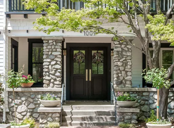 1009 N College AVE, Claremont, CA 91711