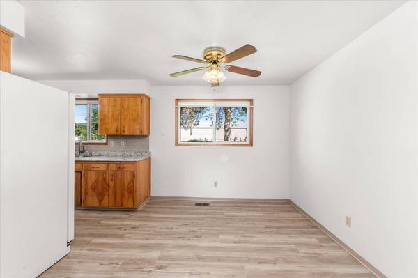 4212 N Woodlawn Rd, Spokane, WA 99216