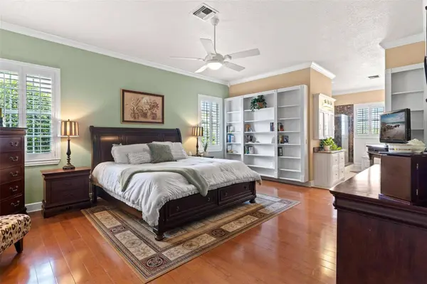 5712 CRESTVIEW DR, Lady Lake, FL 32159