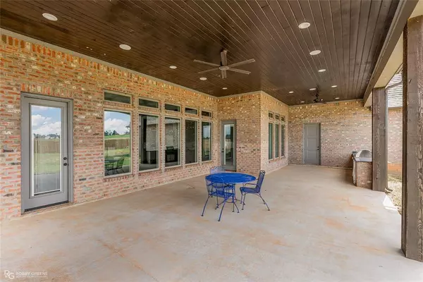 100 Willow Bend Road, Benton, LA 71006