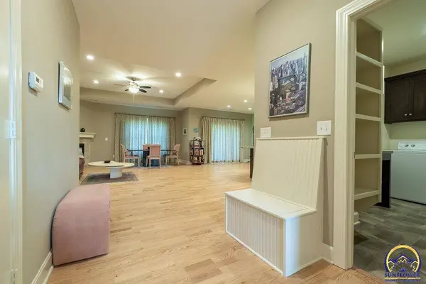 5736 Chimney Rocks Cir, Lawrence, KS 66049