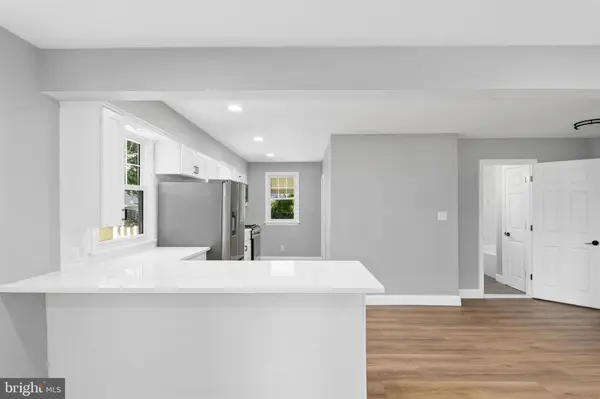 522 DUBOIS AVE, Barrington, NJ 08007