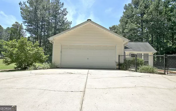 239 Winthrop DR, Sharpsburg, GA 30277